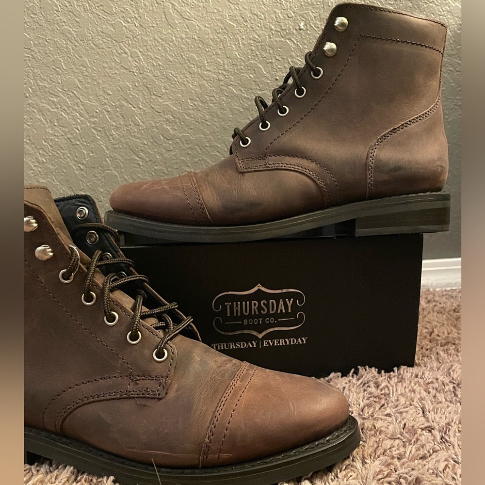 Brown leather boots, in perfect shape. SIZE 9 IN WOMENS